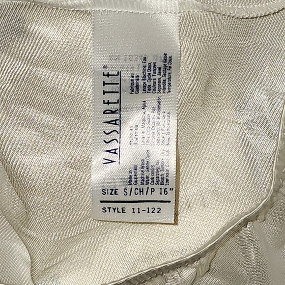 NWT Vintage Vassarette White Nylon Mini Half Slip Lingerie Small S 16" #111-22 - Picture 8 of 9